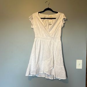 Jessica Simpson white dress
